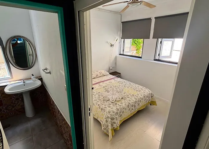 Tenerife Experience ゲストハウス 2*